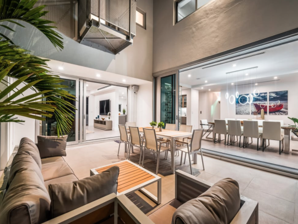 Miami Waterfront Luxury Villa - 4 Bedrooms Boater`s Retreat with Gym & Pool
